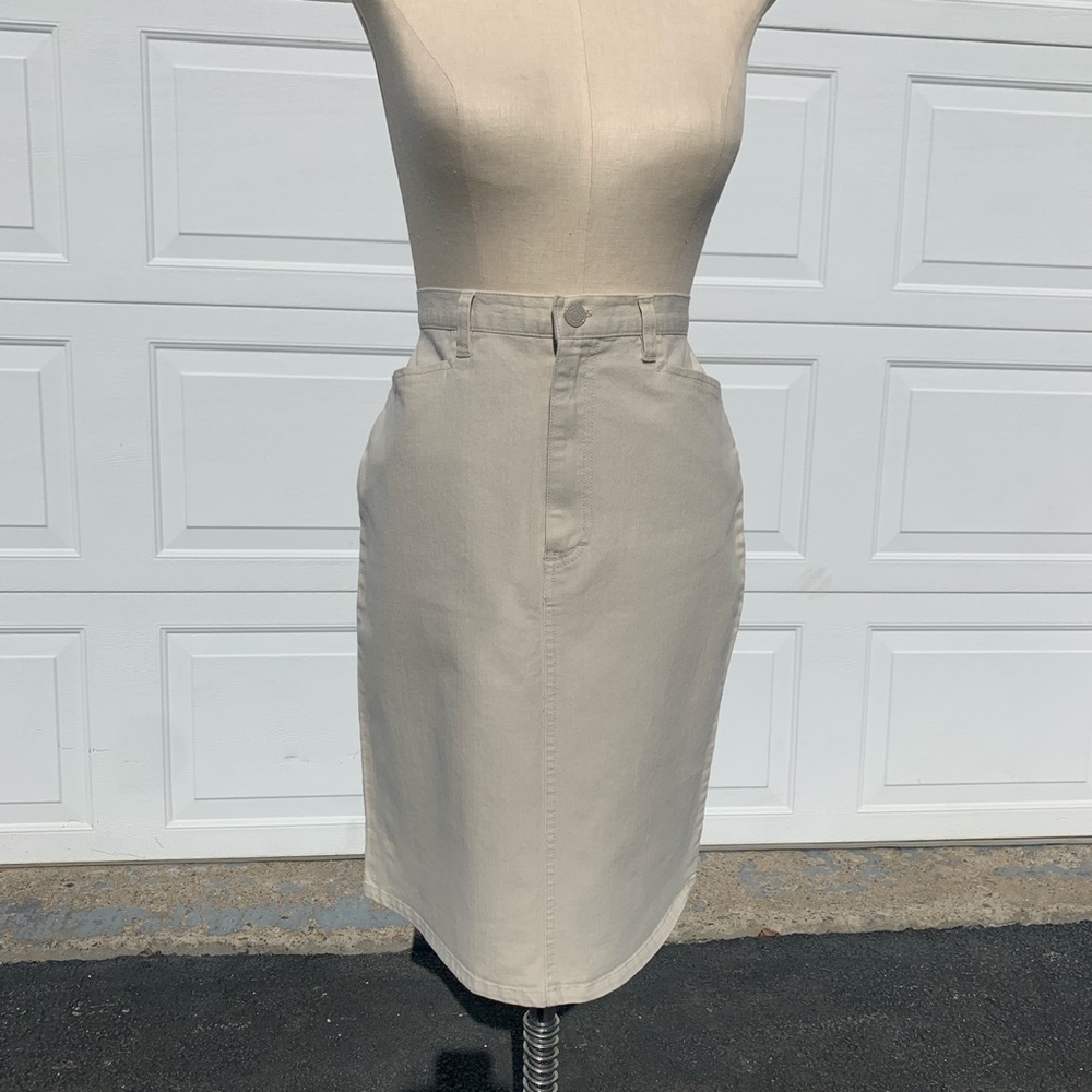 Gloria Vanderbilt Skirt! 🤎